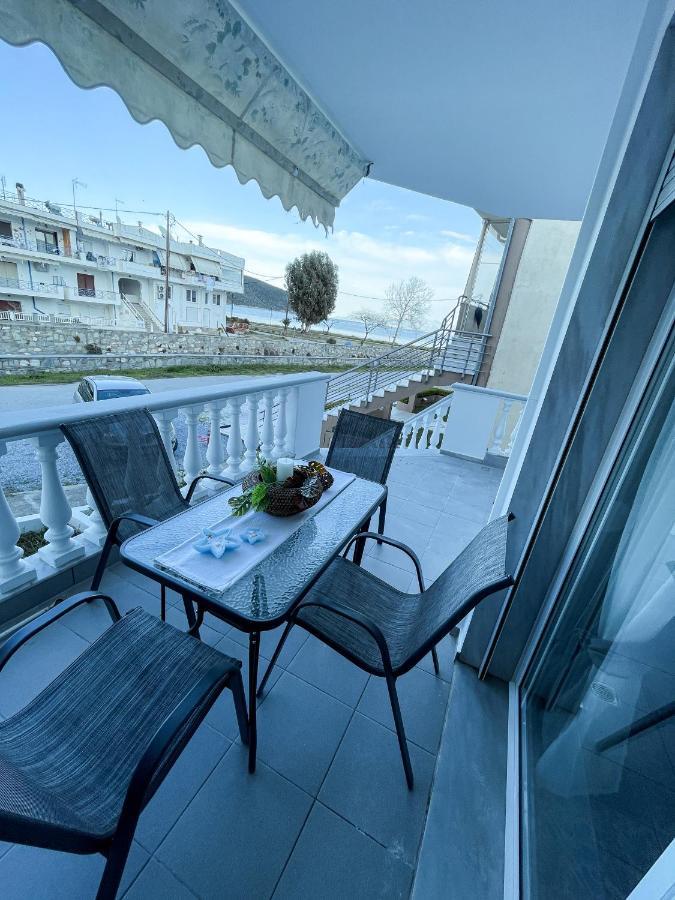 Coastline Apartment Néa Péramos Eksteriør billede