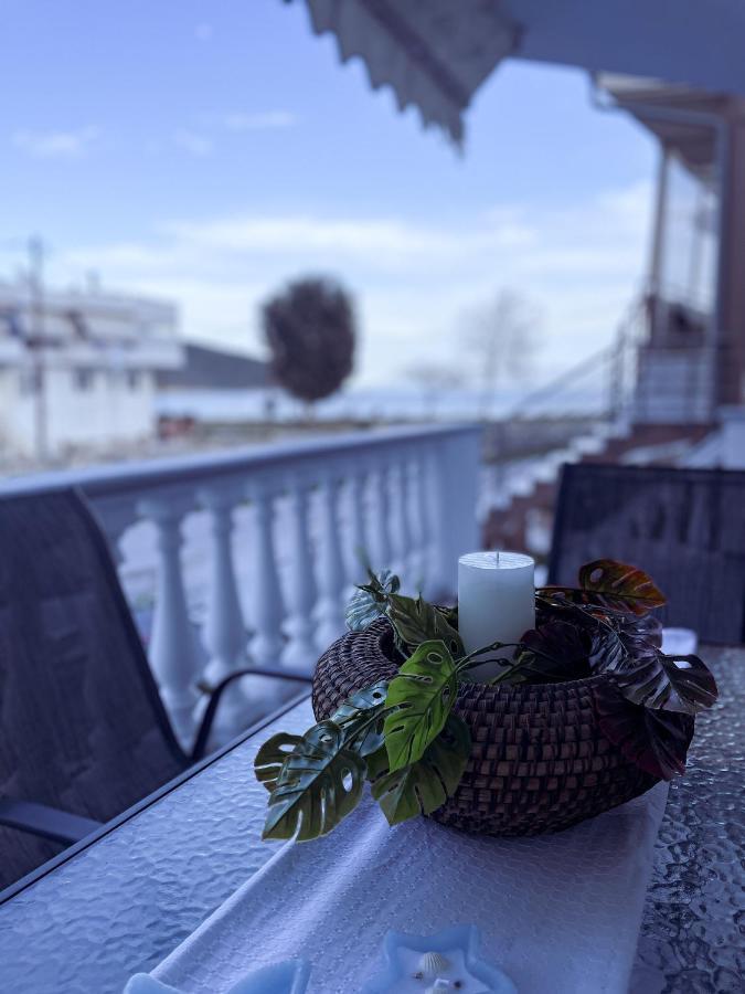 Coastline Apartment Néa Péramos Eksteriør billede