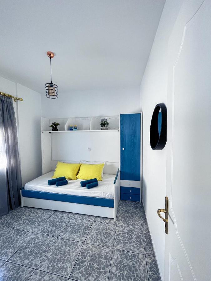 Coastline Apartment Néa Péramos Eksteriør billede