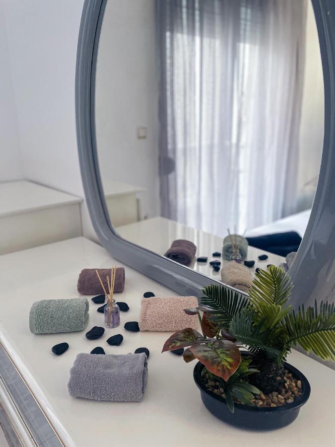 Coastline Apartment Néa Péramos Eksteriør billede