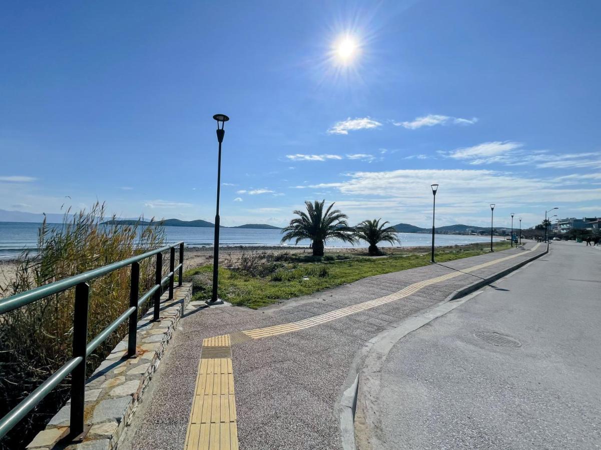 Coastline Apartment Néa Péramos Eksteriør billede