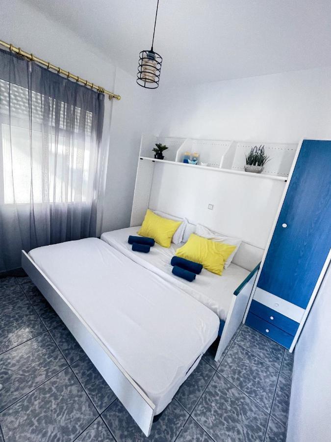Coastline Apartment Néa Péramos Eksteriør billede