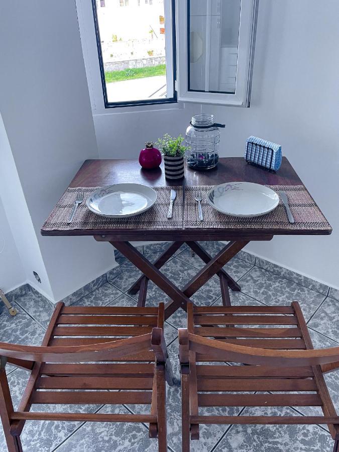 Coastline Apartment Néa Péramos Eksteriør billede