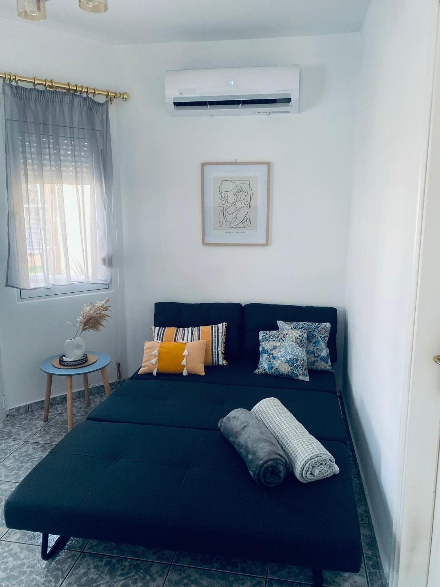 Coastline Apartment Néa Péramos Eksteriør billede