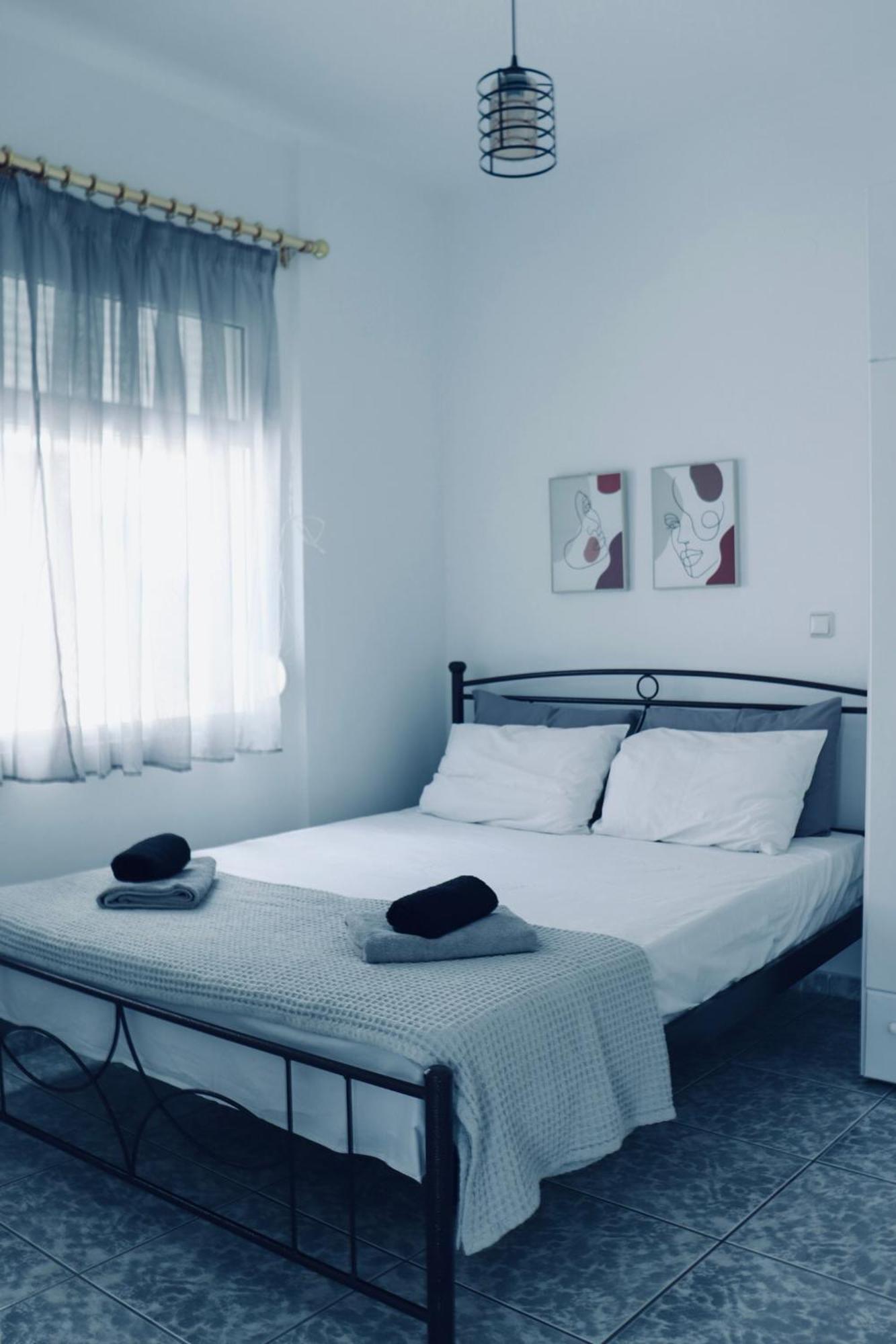 Coastline Apartment Néa Péramos Eksteriør billede