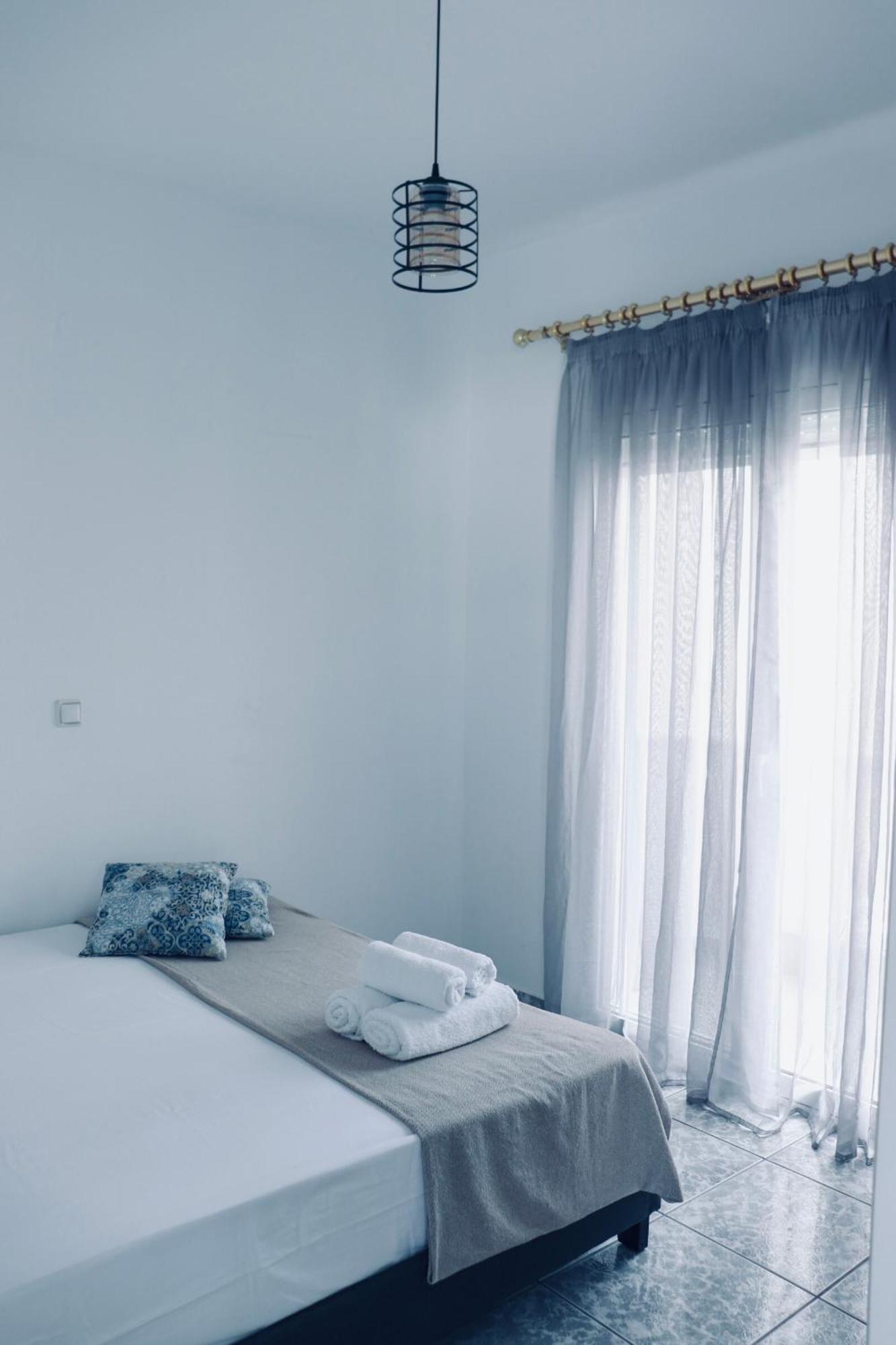 Coastline Apartment Néa Péramos Eksteriør billede